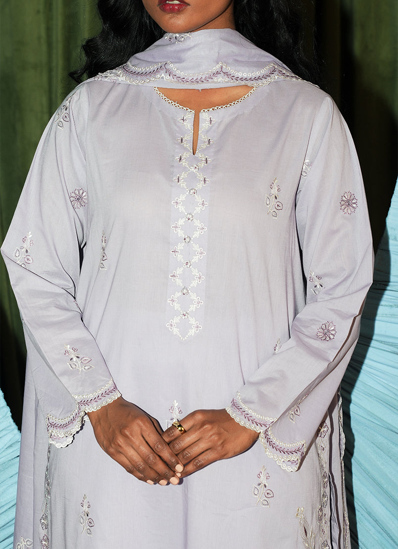 3-pc-embroidered-suit