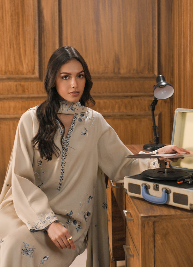 3-pc-embroidered-suit