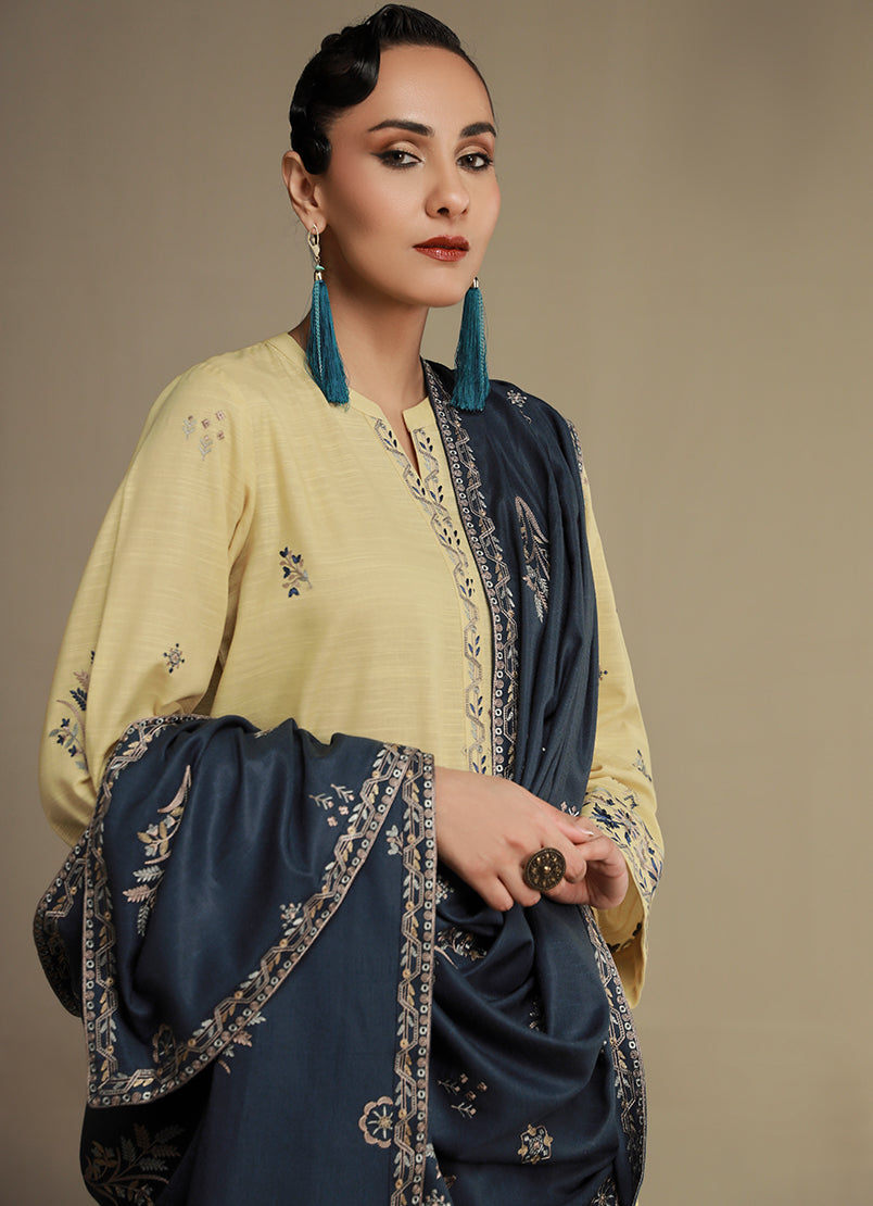 3-pc-khaddar-embroidered-suit