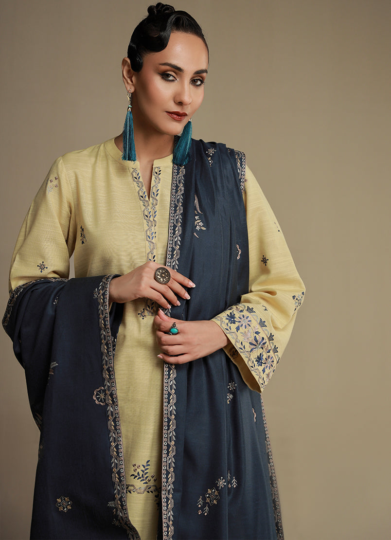 3-pc-khaddar-embroidered-suit