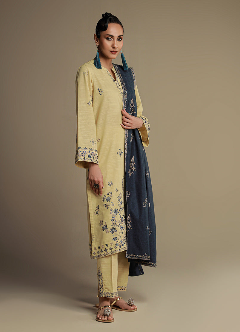 3-pc-khaddar-embroidered-suit