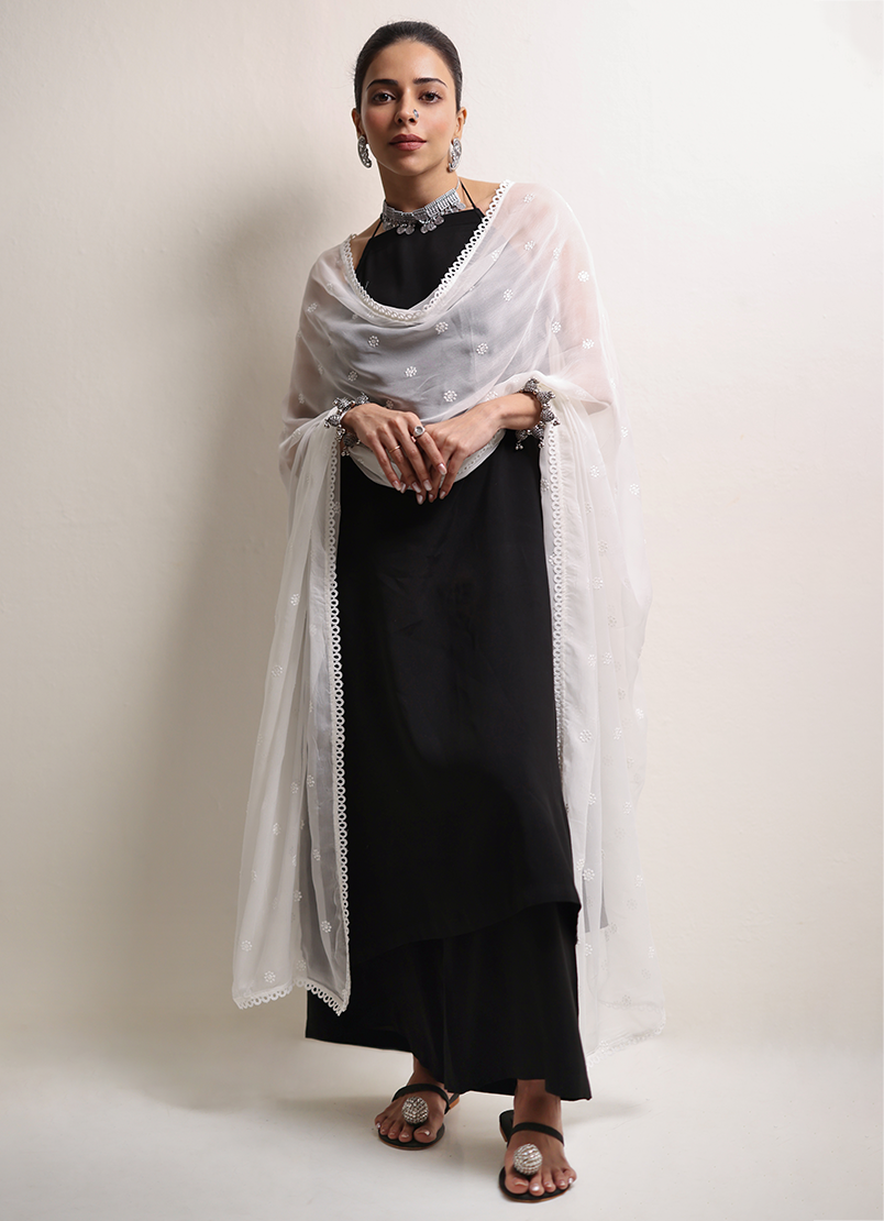 embroidered-dupatta-w-lace