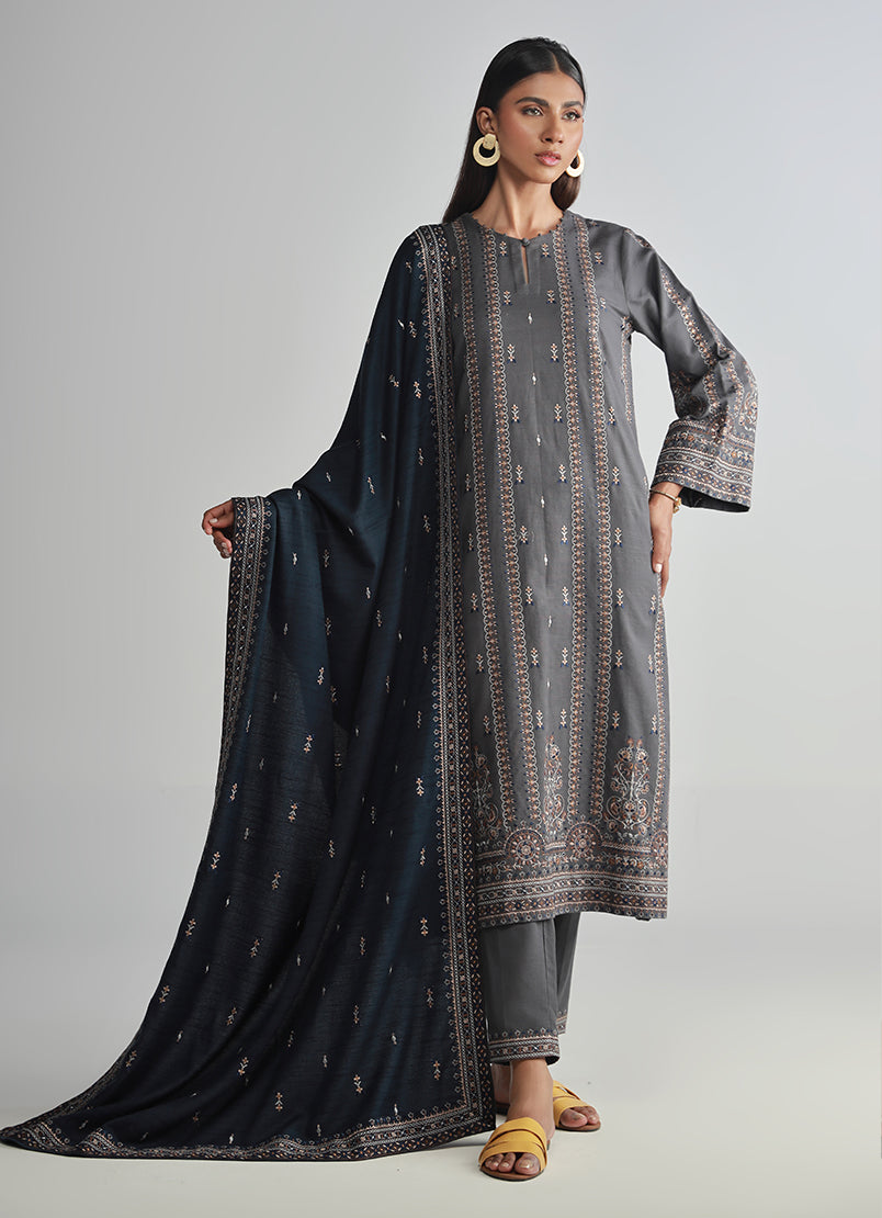 3-pc-khaddar-embroidered-suit