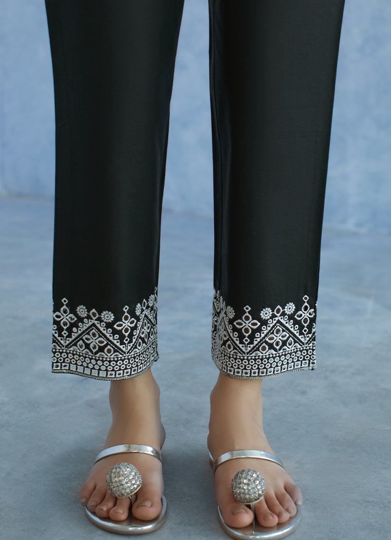 schiffli-embroidered-pant